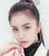 安崎整过吗？早期照片曝光！鼻子好像不一样了？天然还是人造美女？看看就知道了。